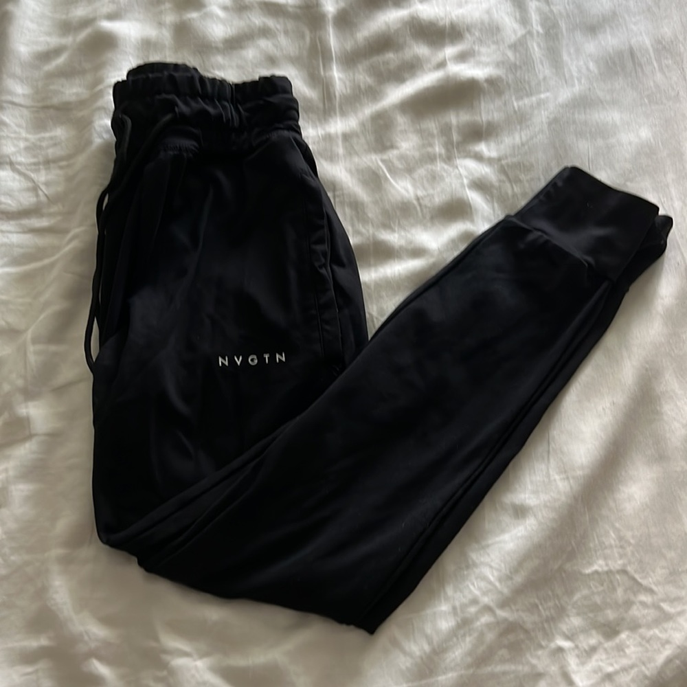 NVGTN Black XS Joggers